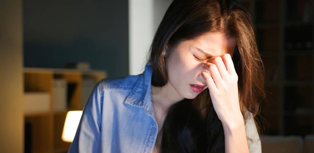 Was kann man gegen Augenschmerzen machen und wie entstehen sie?