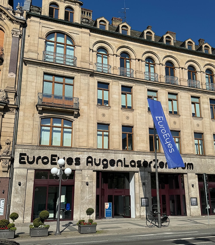 header wiesbaden aussen