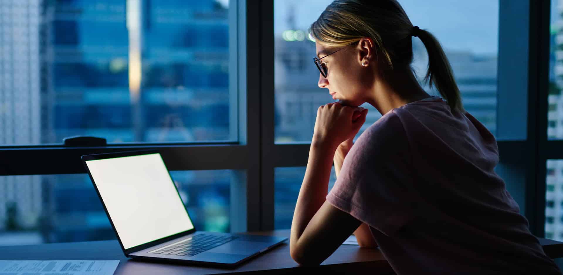 Trockene Augen: Ursachen, Merkmale & Behandlung im Überblick